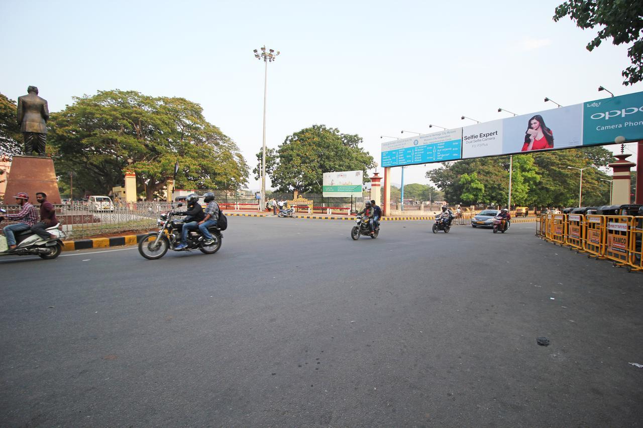 Oyo 7765 A2B Residency Mysore Railway Station Exterior photo